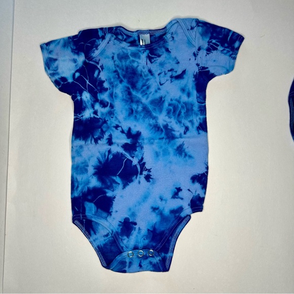 Two Tie Dyed 100% Cotton American Apparel Infant Onesies, Blue 6-12 Month - Picture 2 of 7